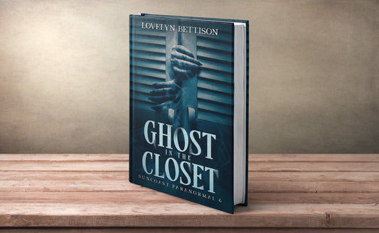 Ghost in the Closet (Suncoast Paranormal Book 6) Paperback